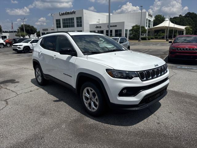 2025 Jeep Compass COMPASS LATITUDE 4X4