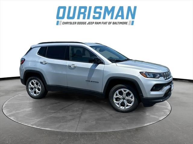 2025 Jeep Compass COMPASS LATITUDE 4X4