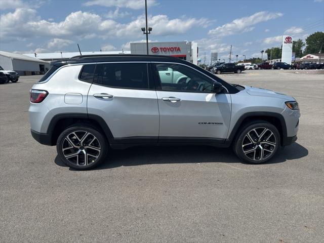 2025 Jeep Compass COMPASS LIMITED 4X4
