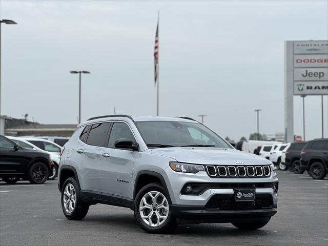 2025 Jeep Compass COMPASS LATITUDE 4X4