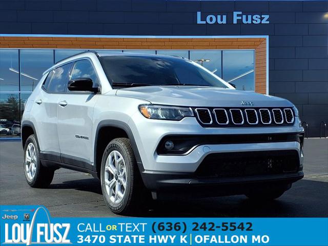 2025 Jeep Compass COMPASS LATITUDE 4X4