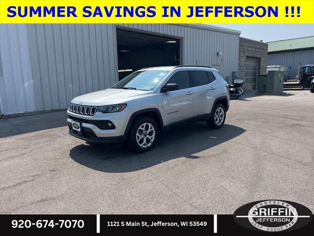 2025 Jeep Compass COMPASS LATITUDE 4X4