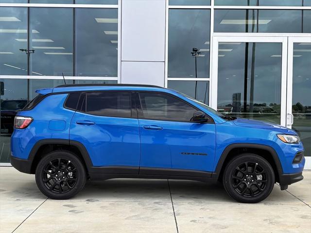 2025 Jeep Compass COMPASS LATITUDE 4X4