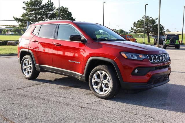 2025 Jeep Compass COMPASS LATITUDE 4X4