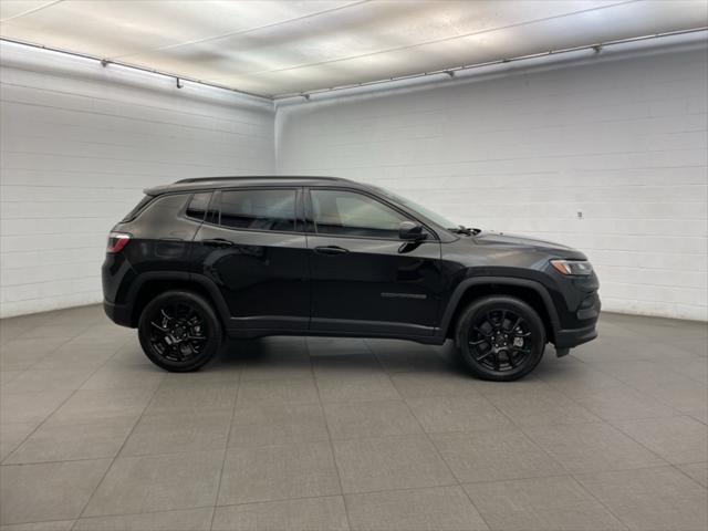 2025 Jeep Compass COMPASS LATITUDE 4X4