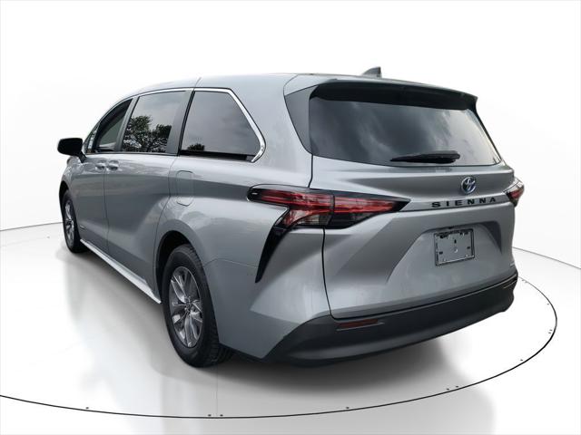 2021 Toyota Sienna LE