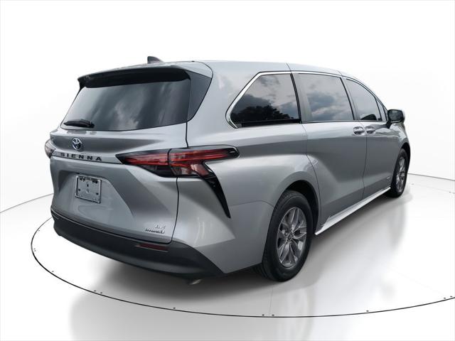 2021 Toyota Sienna LE