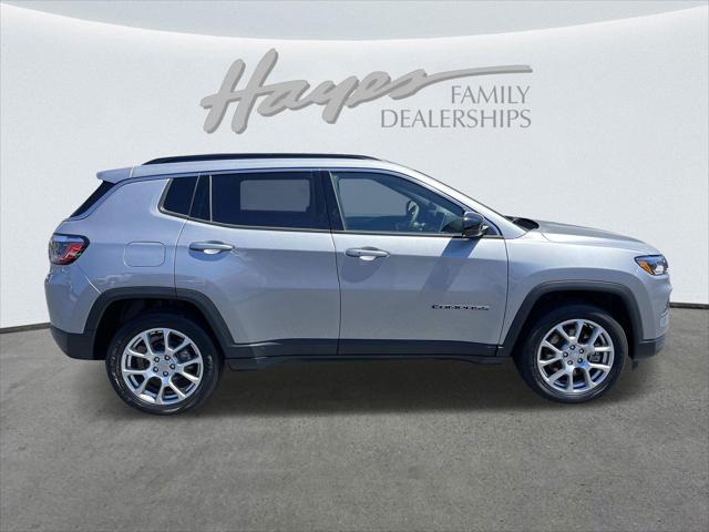 2023 Jeep Compass Latitude Lux FWD