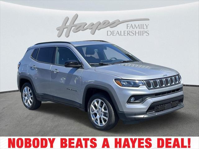 2023 Jeep Compass Latitude Lux FWD