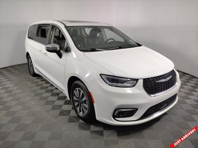 2023 Chrysler Pacifica Hybrid Limited