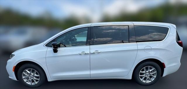 2025 Chrysler Pacifica PACIFICA SELECT