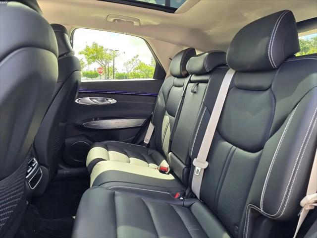 2026 Genesis GV70 Standard