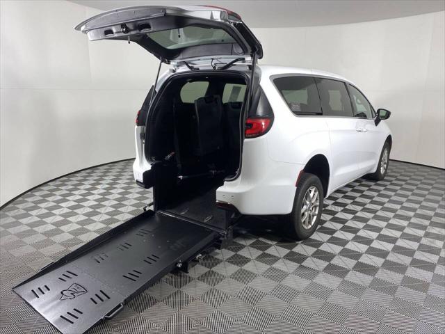 2024 Chrysler Pacifica Touring for sale in Phoenix, AZ