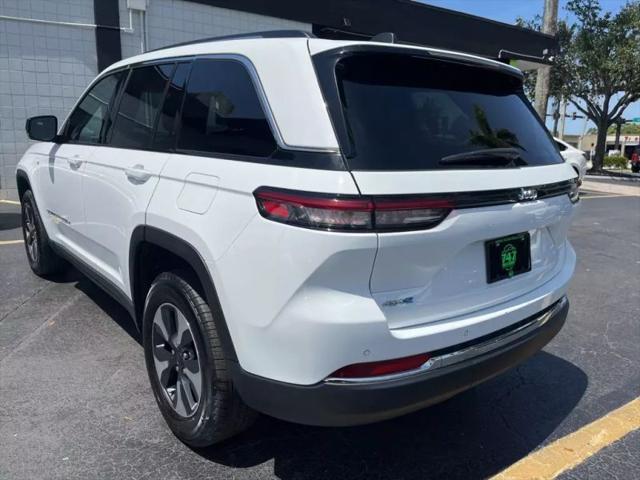 2023 Jeep Grand Cherokee Base