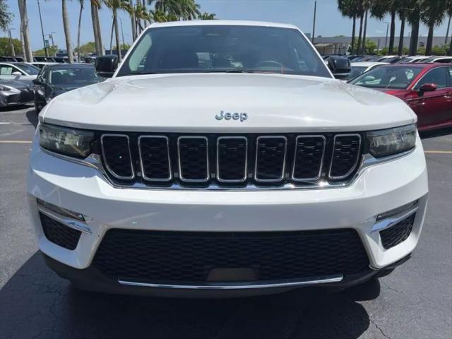 2023 Jeep Grand Cherokee Base