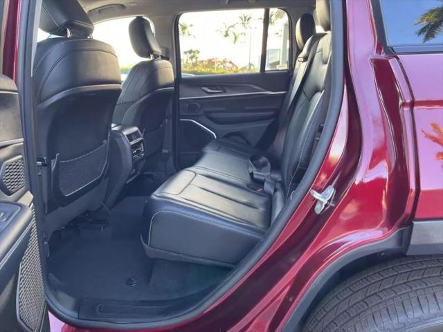 2023 Jeep Grand Cherokee Base