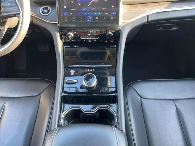 2023 Jeep Grand Cherokee Base