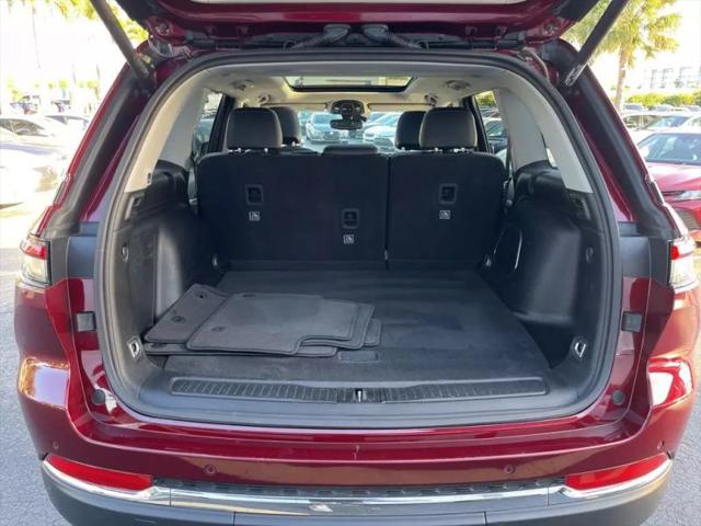 2023 Jeep Grand Cherokee Base