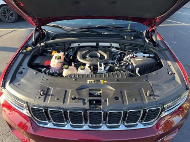 2023 Jeep Grand Cherokee Base