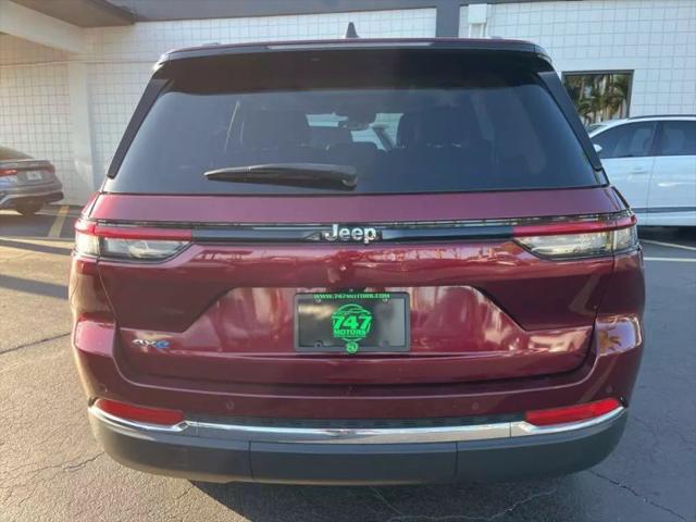 2023 Jeep Grand Cherokee Base