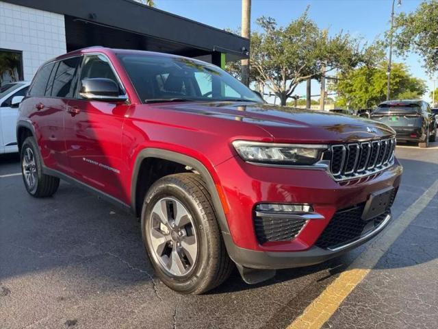 2023 Jeep Grand Cherokee Base