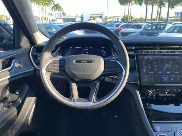 2023 Jeep Grand Cherokee Base