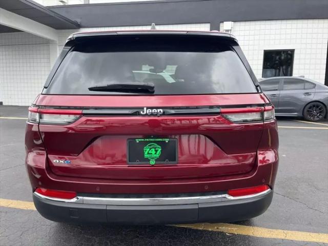 2023 Jeep Grand Cherokee Base