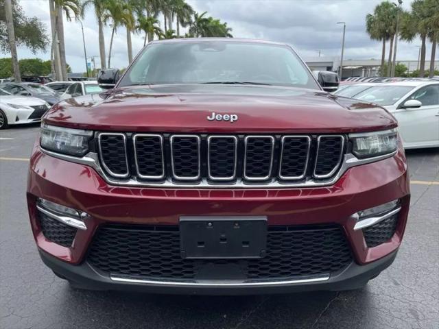 2023 Jeep Grand Cherokee Base