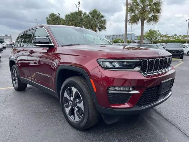 2023 Jeep Grand Cherokee Base