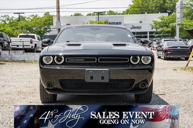 2022 Dodge Challenger SXT AWD