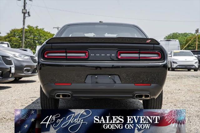 2022 Dodge Challenger SXT AWD