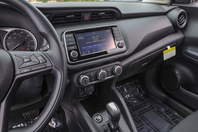2025 Nissan Kicks S
