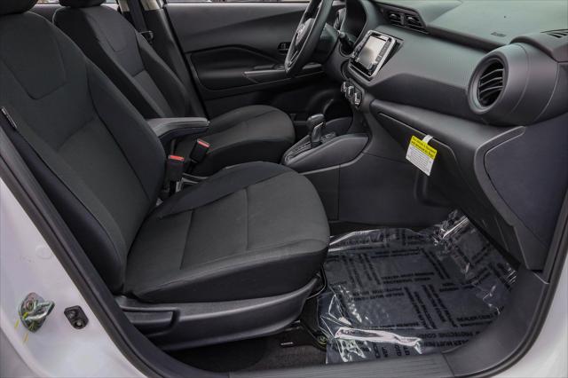 2025 Nissan Kicks S