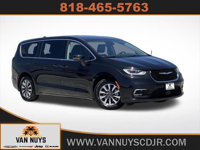 2023 Chrysler Pacifica Hybrid Touring L