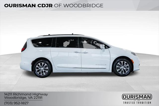 2024 Chrysler Pacifica Hybrid Pinnacle