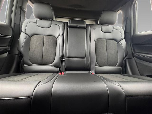 2025 Jeep Grand Cherokee GRAND CHEROKEE ALTITUDE 4X2