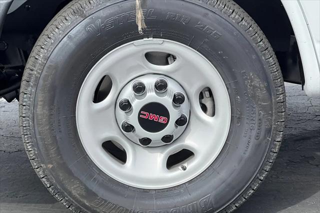 2025 GMC Savana Cargo RWD 2500 Regular Wheelbase Work Van