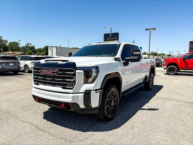 2025 GMC Sierra 2500HD 4WD Crew Cab Standard Bed AT4