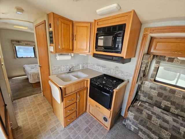 2006 Ford E-450 Cutaway Unknown