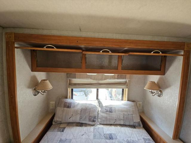2006 Ford E-450 Cutaway Unknown