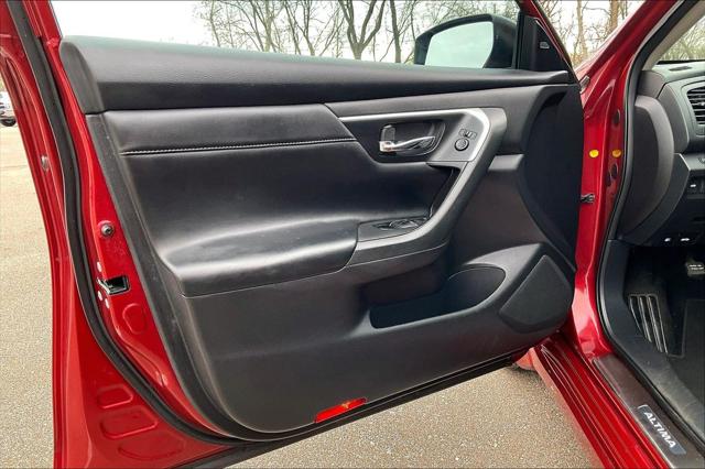 Used 2016 Nissan Altima For Sale in Olive Branch, MS