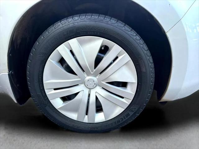 2016 Nissan LEAF S