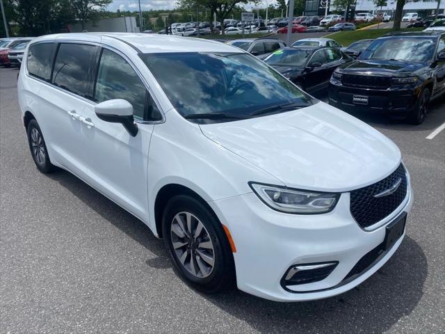 2023 Chrysler Pacifica Hybrid Touring L