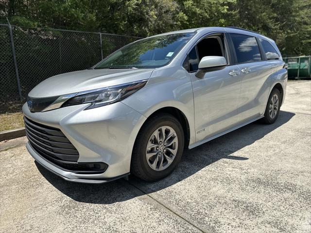 2021 Toyota Sienna LE