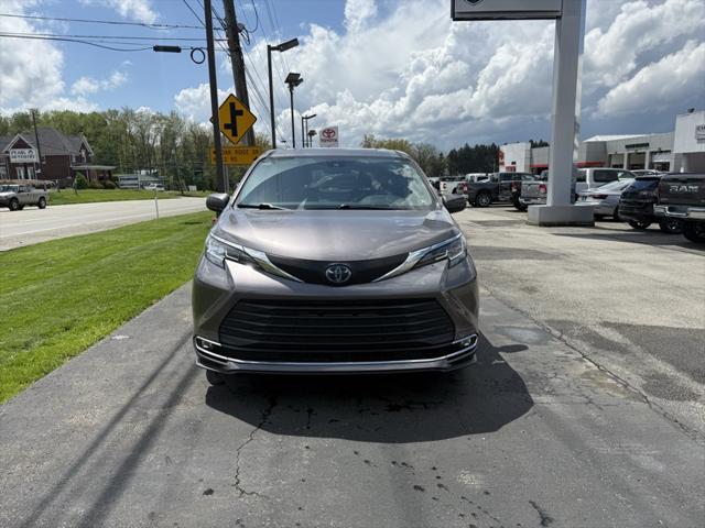2022 Toyota Sienna XLE