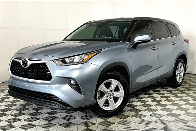 Used 2020 Toyota Highlander LE with VIN 5TDZZRAHXLS016049 for sale in Olive Branch, MS