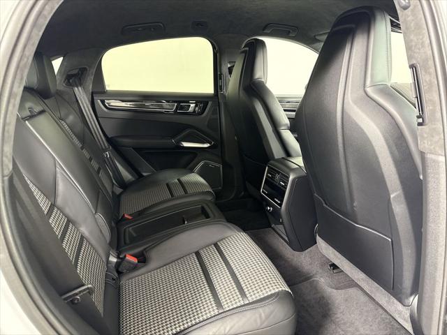 2023 Porsche Cayenne Turbo