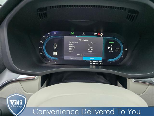 2025 Volvo XC60 Plug-In Hybrid T8 Plus
