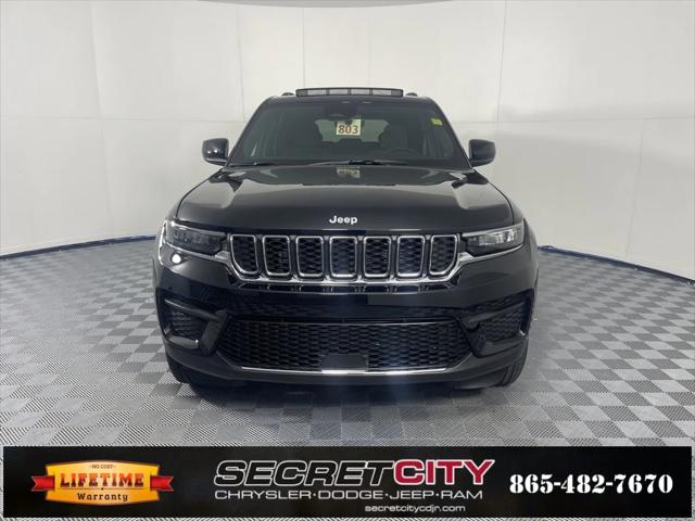 2025 Jeep Grand Cherokee GRAND CHEROKEE LAREDO X 4X4
