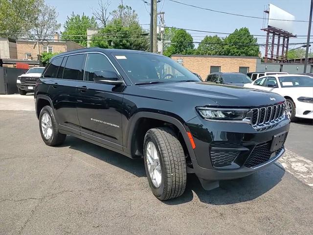 2025 Jeep Grand Cherokee GRAND CHEROKEE LAREDO X 4X4